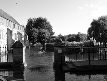 The Victoria Pleasure Gardens taken on<br>29 June 2007 during the first of the<br>two floods of this summer (J. Dixon)