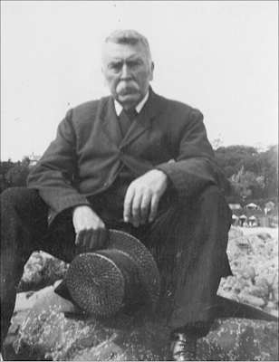 George Dyson at Weston-super-Mare<br>in the 1920s (Roche)